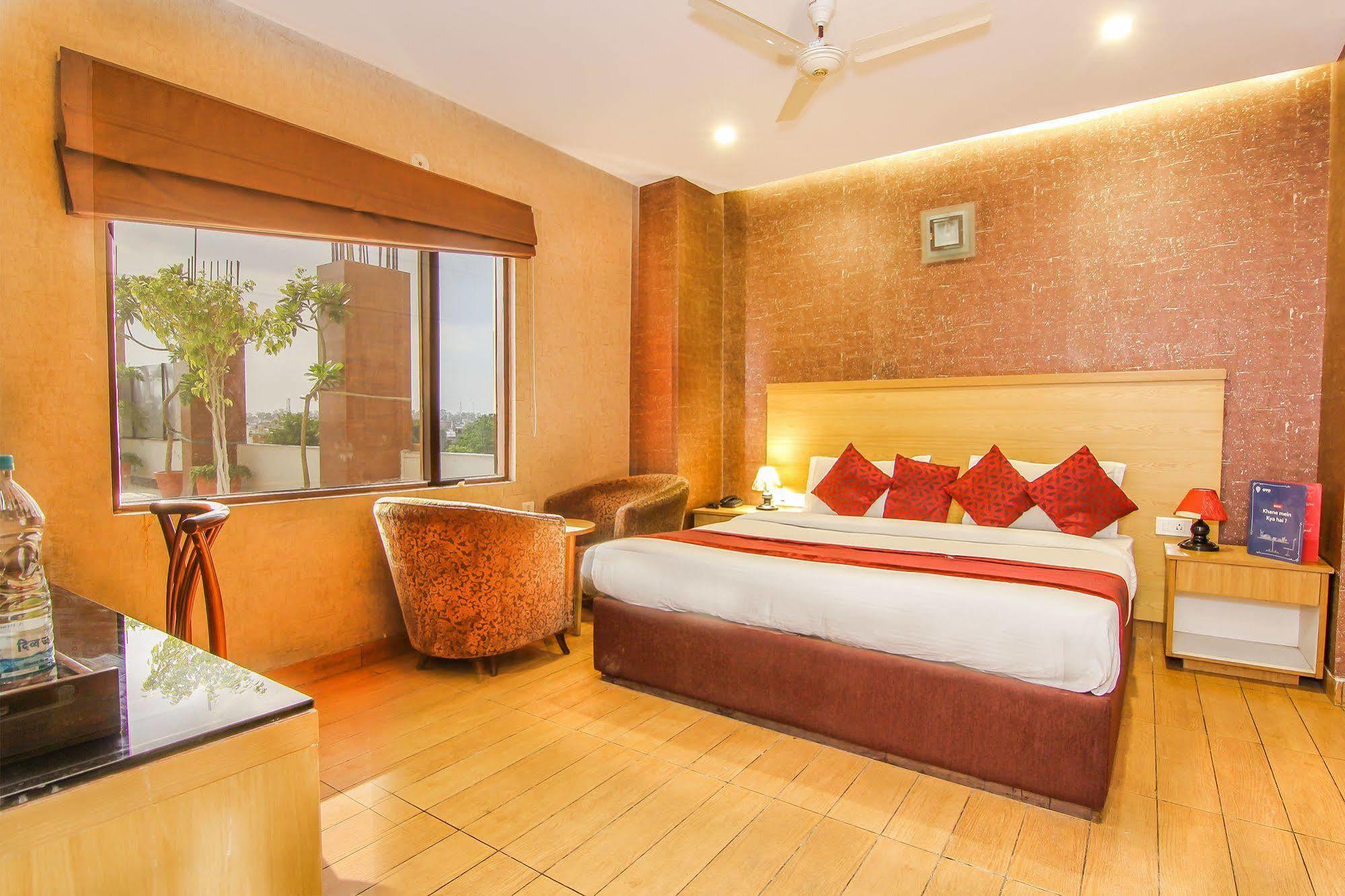 Treebo Trend Edesia Hotel Lucknow Buitenkant foto